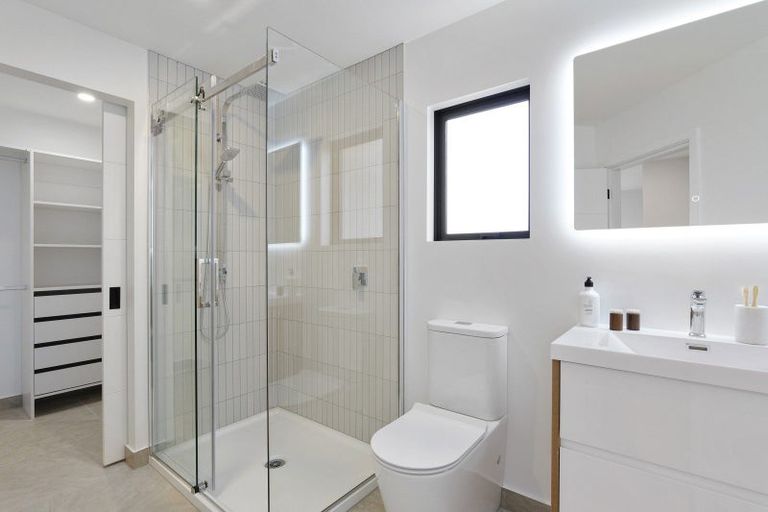 Photo of property in 7 Hatherly Lane, Mount Pleasant, Christchurch, 8081