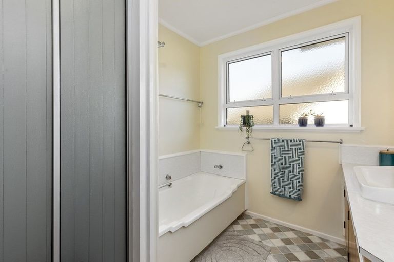 Photo of property in 7 Ferretti Grove, Avalon, Lower Hutt, 5011