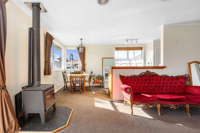 Photo of property in 17 Barnard Road, Fairy Springs, Rotorua, 3015