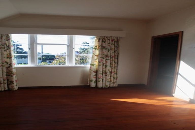 Photo of property in 8 Niccol Avenue, Narrow Neck, Auckland, 0624