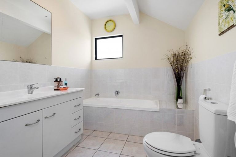 Photo of property in 9 Cockle Road, Cockle Bay, Auckland, 2014