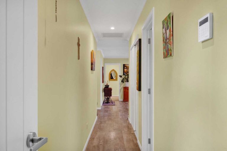 Photo of property in 2 Te Ara Karoiroa Road, Hurford, New Plymouth, 4374