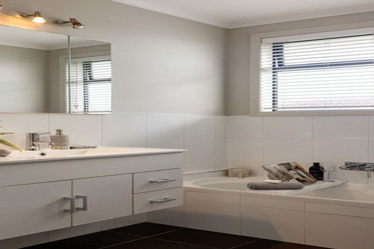 Photo of property in 29 Richmond Street, Cambridge, 3434