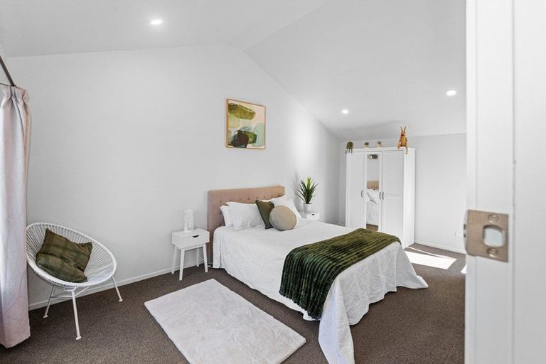 Photo of property in 802 Waitakere Road, Kumeu, 0891