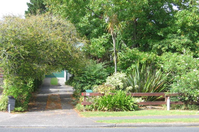 Photo of property in 88 Godley Road, Green Bay, Auckland, 0604