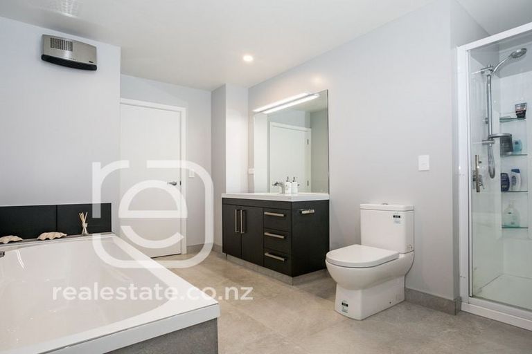 Photo of property in 75 Milton Road, Bluff Hill, Napier, 4110