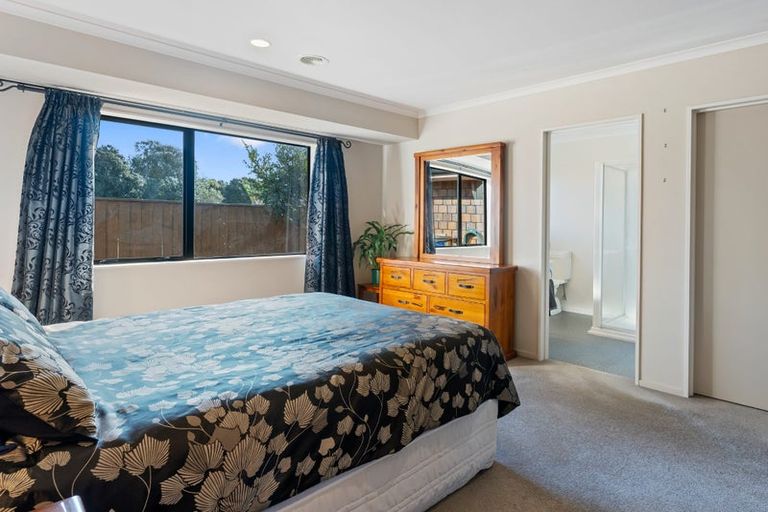 Photo of property in 17 Gandalf Crescent, Paraparaumu, 5032