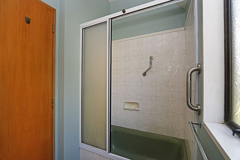 Photo of property in 6 Halse Place, Opunake, 4616