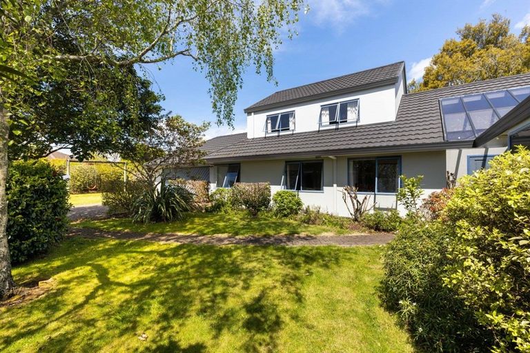 Photo of property in 10d Kinross Drive, Merrilands, New Plymouth, 4312