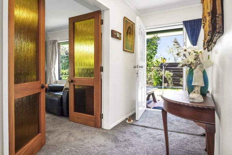 Photo of property in 21a Rosebank Grove, Waikanae, 5036