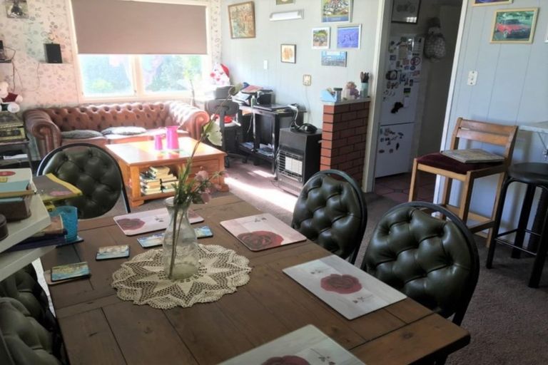 Photo of property in 16 Saxton Street, Levin, 5510