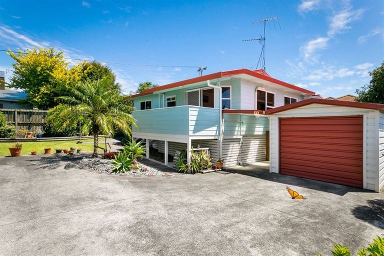 Photo of property in 1/208 Royal Road, Massey, Auckland, 0614