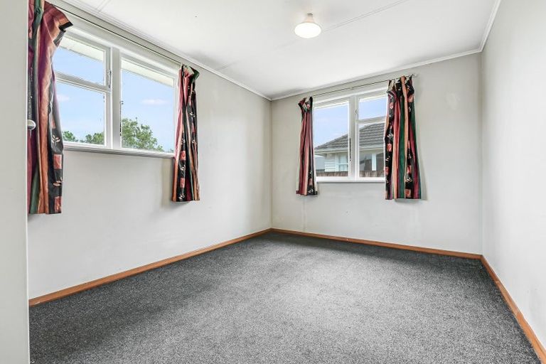 Photo of property in 14 Yeats Crescent, Fairfield, Hamilton, 3214