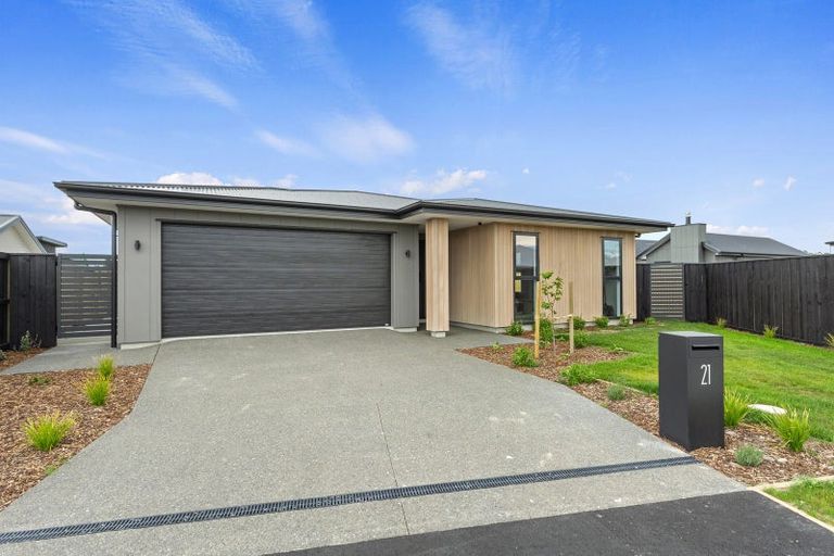 Photo of property in 21 Longfields Road, Lincoln, 7608