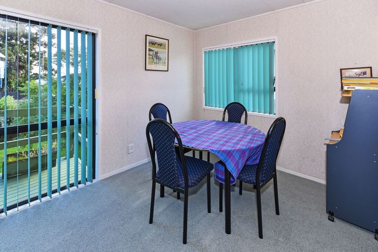 Photo of property in 84 Sykes Road, Weymouth, Auckland, 2103