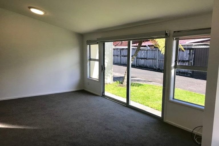 Photo of property in 1/16 Otakau Road, Milford, Auckland, 0620