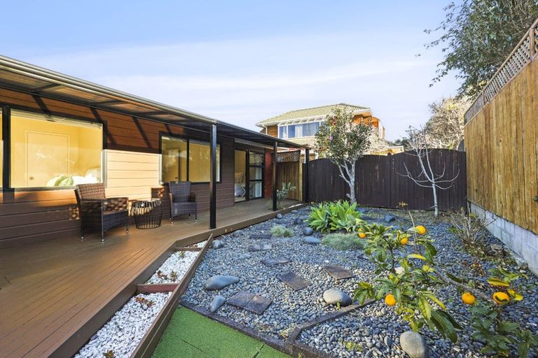 Photo of property in 2/20 Beach Road, Mellons Bay, Auckland, 2014