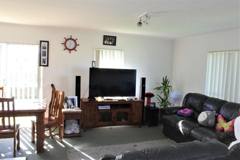 Photo of property in 1 Ettrick Place, Mangere East, Auckland, 2024