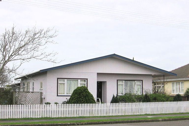 Photo of property in 37 Hannan Street, Levin, 5510