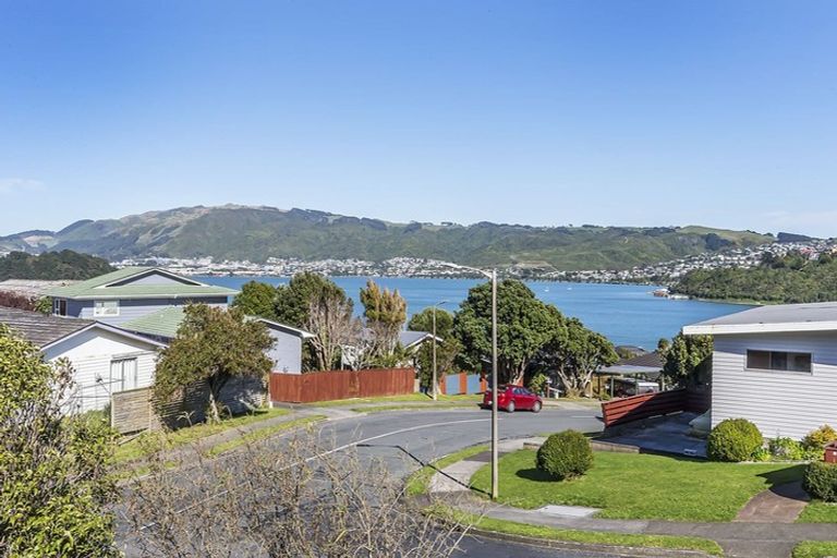 Photo of property in 2 Eskdale Road, Papakowhai, Porirua, 5024