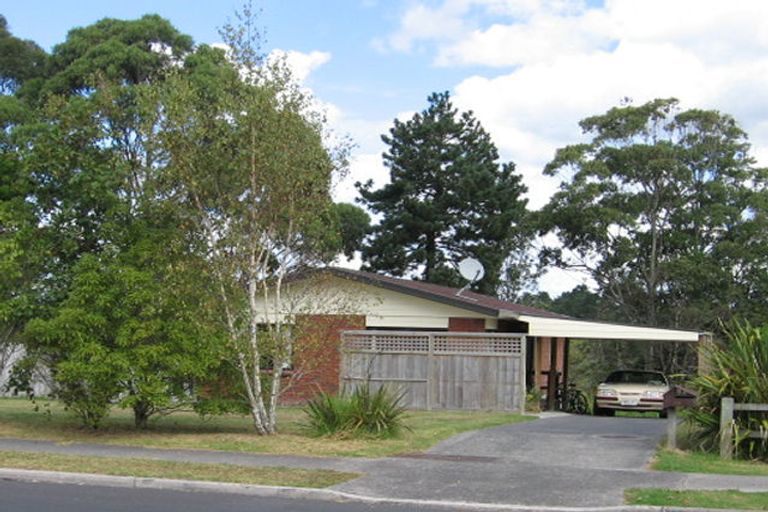 Photo of property in 99 West Harbour Drive, West Harbour, Auckland, 0618