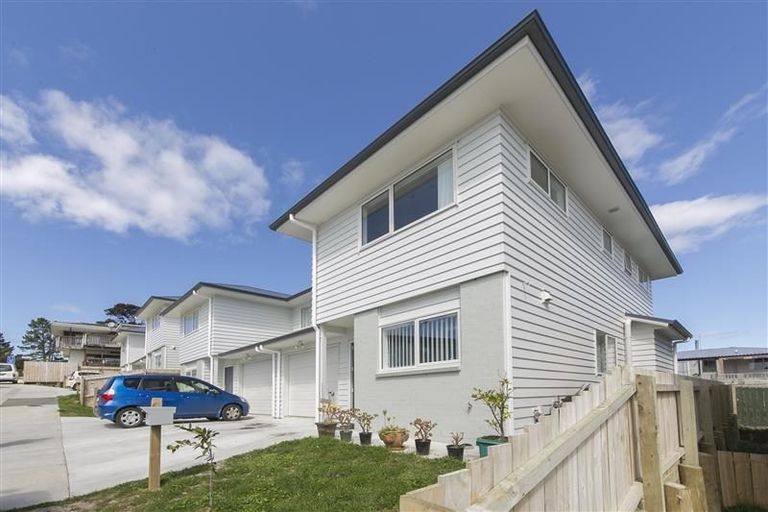 Photo of property in 9 Apple Orchard Way, Sunnyvale, Auckland, 0612