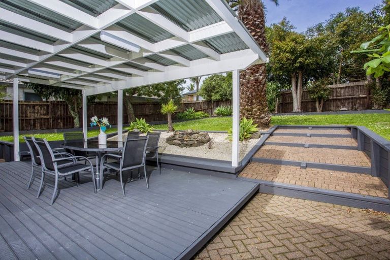 Photo of property in 46 Goldfinch Rise, Unsworth Heights, Auckland, 0632