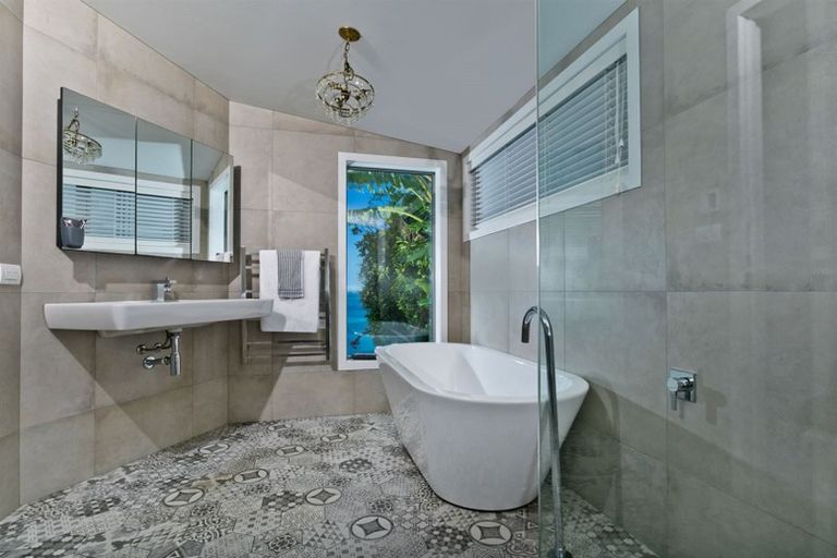 Photo of property in 63 Tiri Road, Manly, Whangaparaoa, 0930