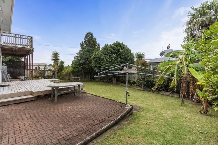 Photo of property in 20 Lynmore Drive, Hillpark, Auckland, 2102