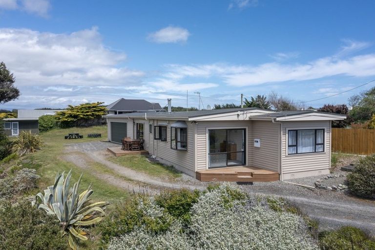 Photo of property in 28 Dewe Terrace, Foxton Beach, Foxton, 4815