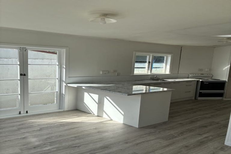 Photo of property in 58 Sutton Crescent, Papakura, 2110