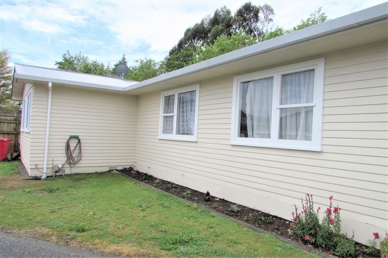 Photo of property in 5 Longfellow Street, Trentham, Upper Hutt, 5018
