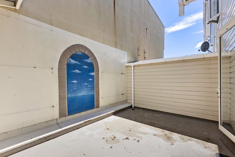 Photo of property in 2/37 Majoribanks Street, Mount Victoria, Wellington, 6011