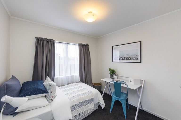Photo of property in 1 Lydia Place, Kelvin Grove, Palmerston North, 4414