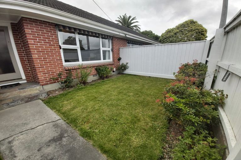 Photo of property in 2/252b Ilam Road, Burnside, Christchurch, 8053