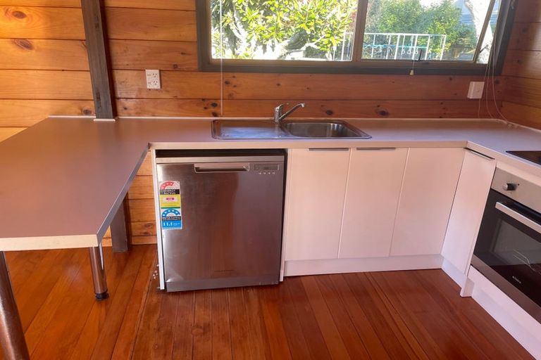 Photo of property in 12 Pennycook Place, Sunnyhills, Auckland, 2010