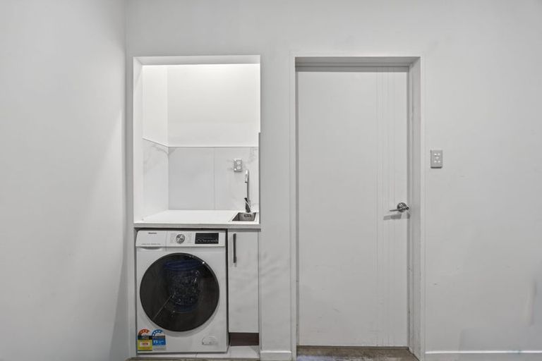 Photo of property in 46 Parahau Road, Papakura, 2110