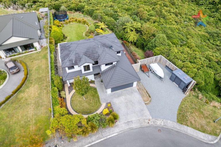 Photo of property in 9 Oceanview Terrace, Tirohanga, Lower Hutt, 5010