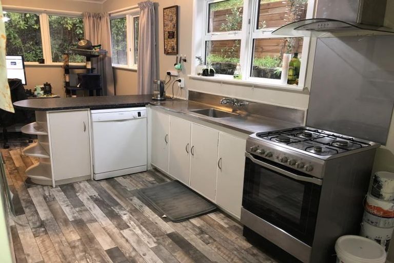 Photo of property in 32 Logie Street, Stokes Valley, Lower Hutt, 5019