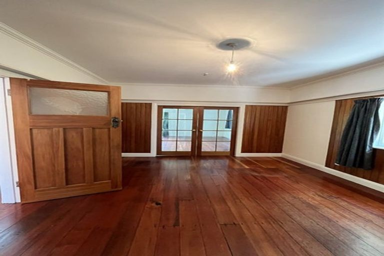 Photo of property in 75 Chamberlain Road, Karori, Wellington, 6012