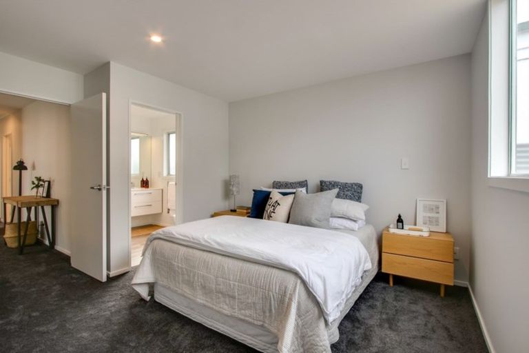 Photo of property in 12a Chaucer Road, Hospital Hill, Napier, 4110