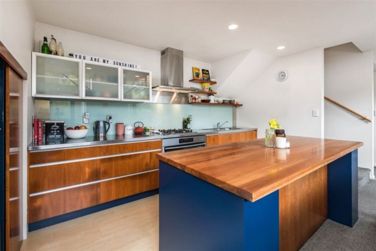 Photo of property in 69 Paturoa Road, Titirangi, Auckland, 0604