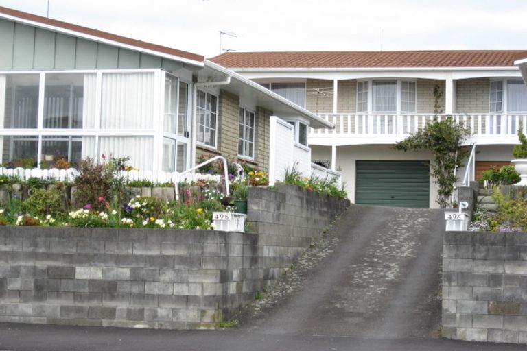 Photo of property in 2/498 Devon Street East, Strandon, New Plymouth, 4312