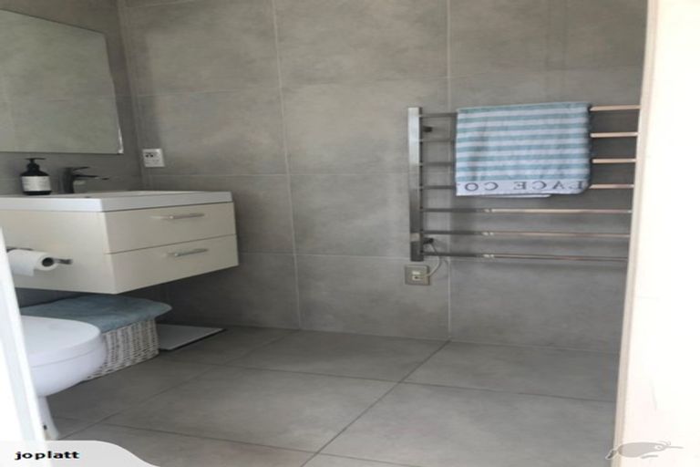 Photo of property in 31 Squirrel Lane, Browns Bay, Auckland, 0630