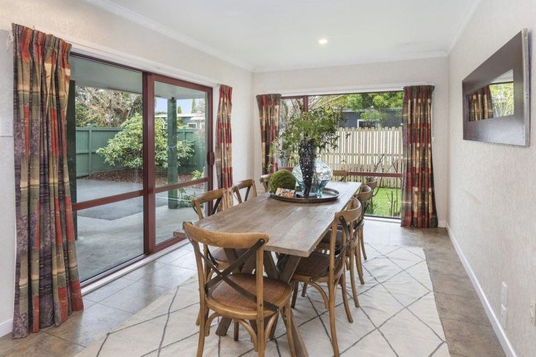 Photo of property in 264 Waimairi Road, Ilam, Christchurch, 8041