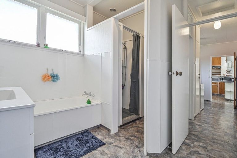 Photo of property in 709 Roberts Street, Hastings, 4122