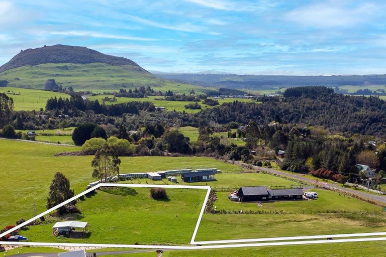 Photo of property in 58 Parerohi Grove, Kuratau, Turangi, 3381