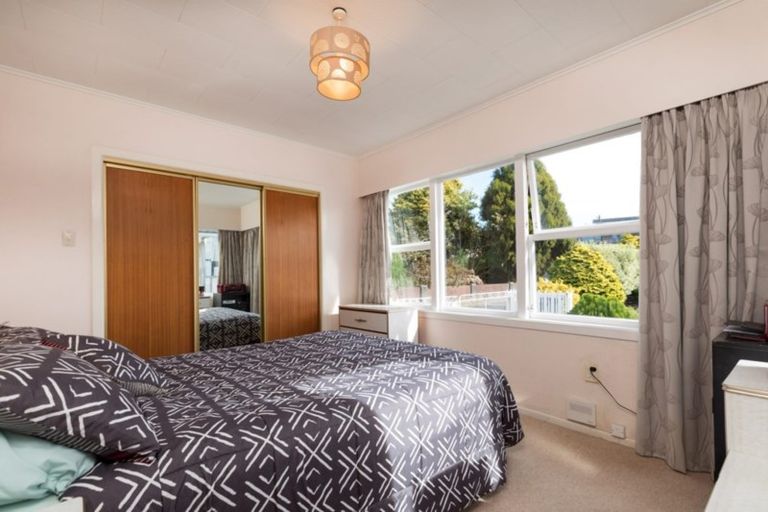 Photo of property in 11 Julian Place, Westown, New Plymouth, 4310