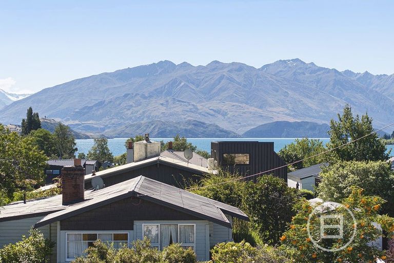 Photo of property in 112 Tenby Street, Wanaka, 9305