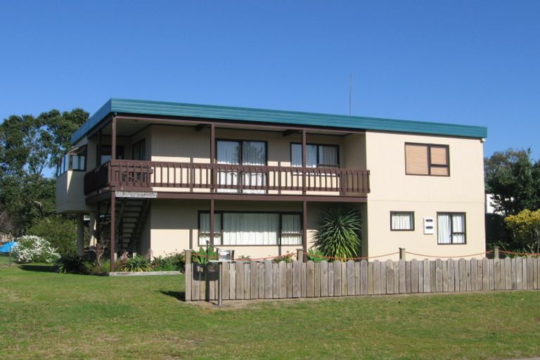 Photo of property in 25 Oyster Drive, Cooks Beach, Whitianga, 3591